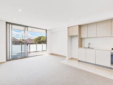 Modern One Bedroom Unit in the Heart of Marrickville - Photo 3