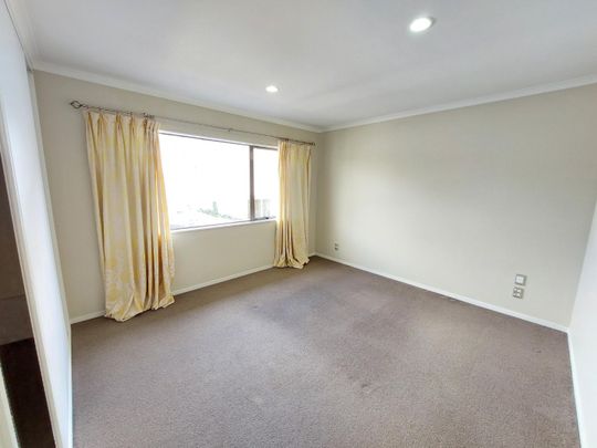 Family House In Henderson - Photo 1