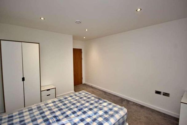 Crossbank, Salford, M7 - Photo 1