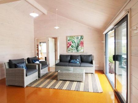 Lockwood on Castleview - Holiday Rental Accommodation - Photo 2