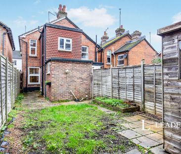 3 bedroom house to rent Cline Road, Guildford, GU1 - Photo 1