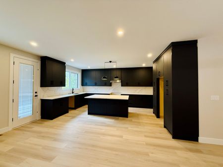 4 Bdrm Family Home in West Harbour - Photo 2