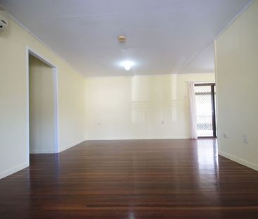 ULTIMATE LOCATION WITH COVERED DECKS + FULLY FENCED + SIDE ACCESS +... - Photo 6