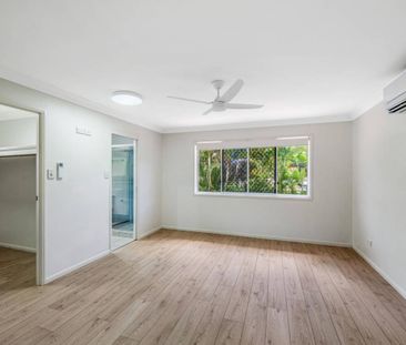 Five-Bedroom Home with Multiple Living Areas - Photo 5