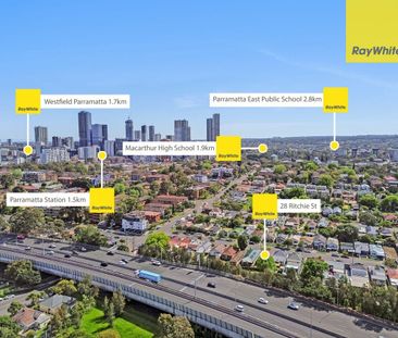 STYLISH BRICK HOME WITH SPACE, COMFORT & LOCATION - Photo 5