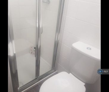 1 bedroom in a house share to rent - Photo 6