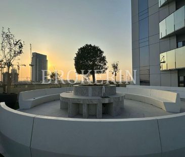 High Floor Gem | Bright, Elegant & Fully Furnished - Photo 2