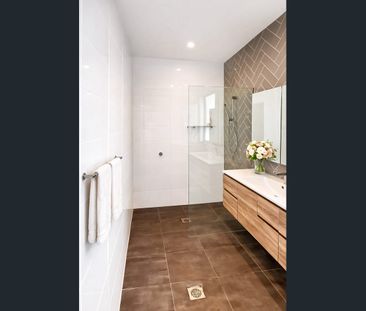 Stylish, Light-Filled Townhouse with Indoor-Outdoor Living - Photo 4