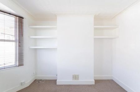 3 Bed Terraced House, Whichelo Place, BN2 - Photo 3