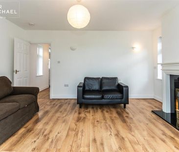 4 bedroom detached bungalow to rent - Photo 3