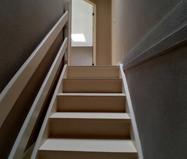 WONING MET 1 SLAAPKAMER IN CENTRUM VAN GENK. - Photo 1