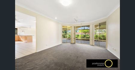 Endless room for the family to enjoy! Plus you will be only a 12 min drive from the Sand on Bribie Island. - Photo 4