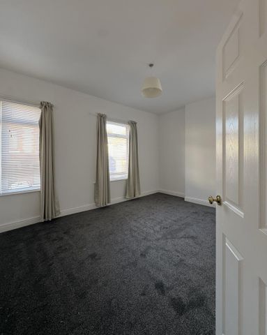 3 bedroom end of terrace house to rent - Photo 5