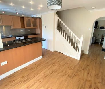 3 bedroom semi-detached house to rent - Photo 2