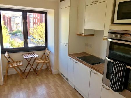 2 bedroom apartment to rent - Photo 4