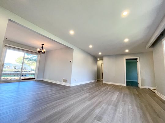 For Lease - 716 Lake Drive, Georgina, Ontario - Photo 1