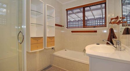 3 bedroom in Ranui - Photo 5