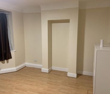 2 bedroom maisonette to rent - Photo 1