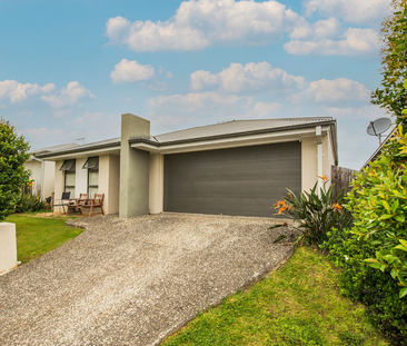 AN INVITING FAMILY HOME!! - Photo 1