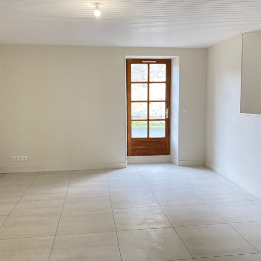 Location Maison 4 pièces 108m² ST LAURENT DE CERIS 16450 - Photo 1