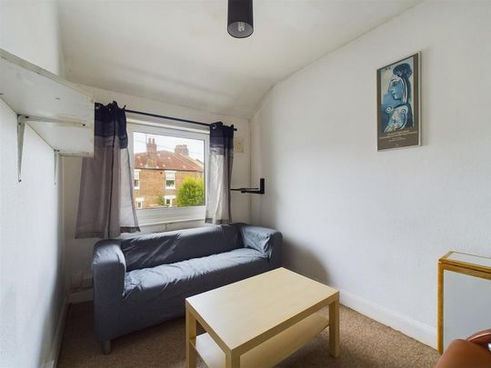 4 bedroom terraced house to rent - Photo 1