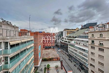 Piso en alquiler con terraza junto a Travessera de Gràcia, Barcelona - Photo 3