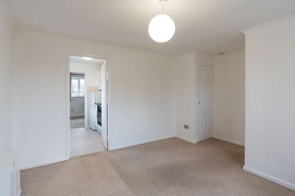 Reade Avenue, Abingdon, Oxfordshire, OX14 - Photo 1