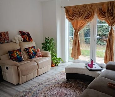 Room in a Shared Flat, Bewick Croft, CV2 - Photo 1