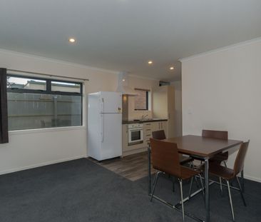 Furnished Central City Accommodation - Power Included - Photo 3