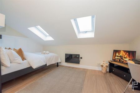 1 bedroom in a house share to rent - Photo 2