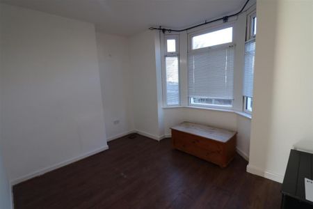 4 bedroom terraced house to rent - Photo 2