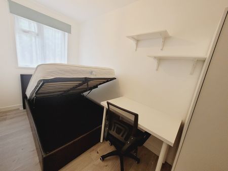 8 Bed Detached House, Sheriff Avenue, CV4 - Photo 5