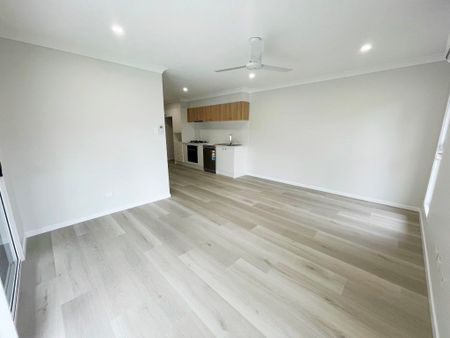 3-Bedroom Family Home in Prime Location! - Photo 2