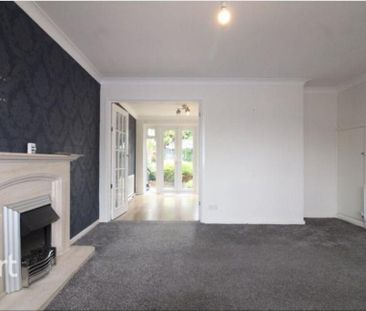 3 bedroom semi-detached house to rent - Photo 2