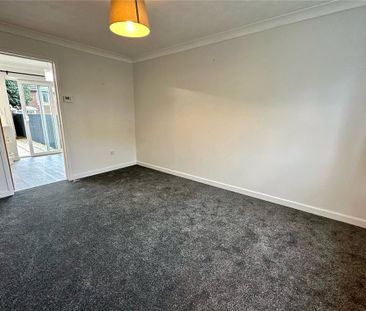 2 bedroom end of terrace house to rent - Photo 1