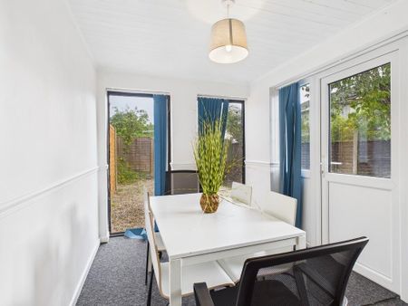 4 bedroom terraced house to rent - Photo 2