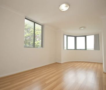 “In the Heart of the CBD, With district views” - Photo 6