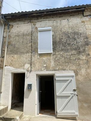 LOC MAISON DE VILLE BOURG 33710 - Photo 1