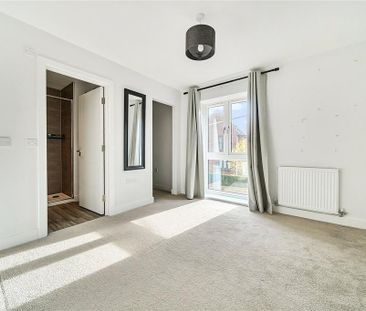 4 bedroom semi-detached house to rent - Photo 6