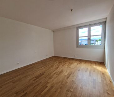 Appartement de 4.5 pièces entièrement rénové - Photo 2