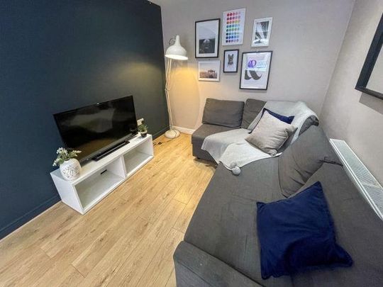 4 bedroom terraced house to rent - Photo 1