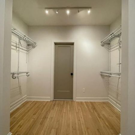 ✨ 5½ à louer — Rénové avec goût et très lumineux dans la Petite-Italie - Photo 4