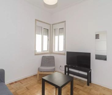 Rooms for rent in 4-bedroom apartment in São Domingos De Benfica - Foto 6