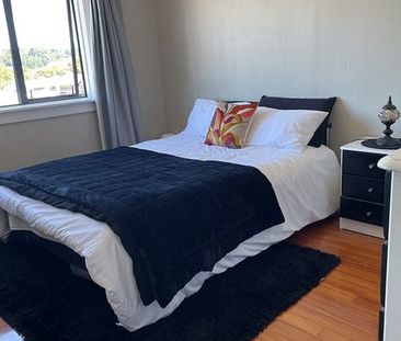 Well presented, easy care, central location, 3 bed - Photo 3