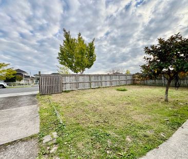 Beautiful 3 Bedroom House in Papatoetoe - Photo 3