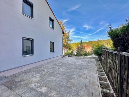 Neue EinbaukÃ¼che, Terrasse & groÃer Garten inklusive! 5-Raum-Wohnung in Hochheim - Foto 2