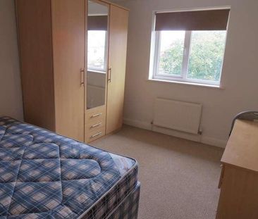 Bedroom Detached House In Winton, BH9 - Photo 4