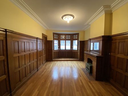 Location Appartement 3 pièces 90m² LILLE 59000 - Photo 3