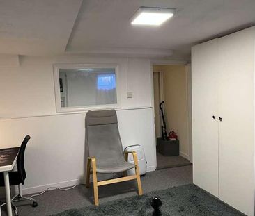 Springfield Road, Guildford, Surrey, GU1 - Photo 6