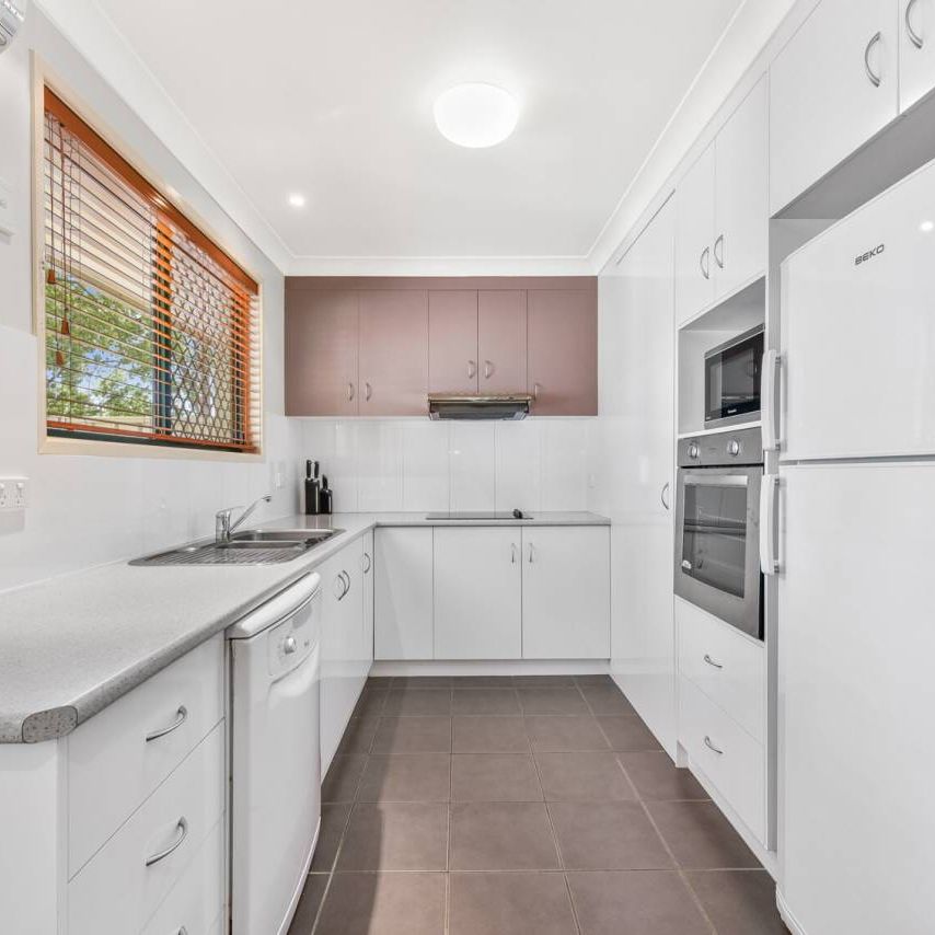 Fully Furnished Inner City Unit - Photo 1